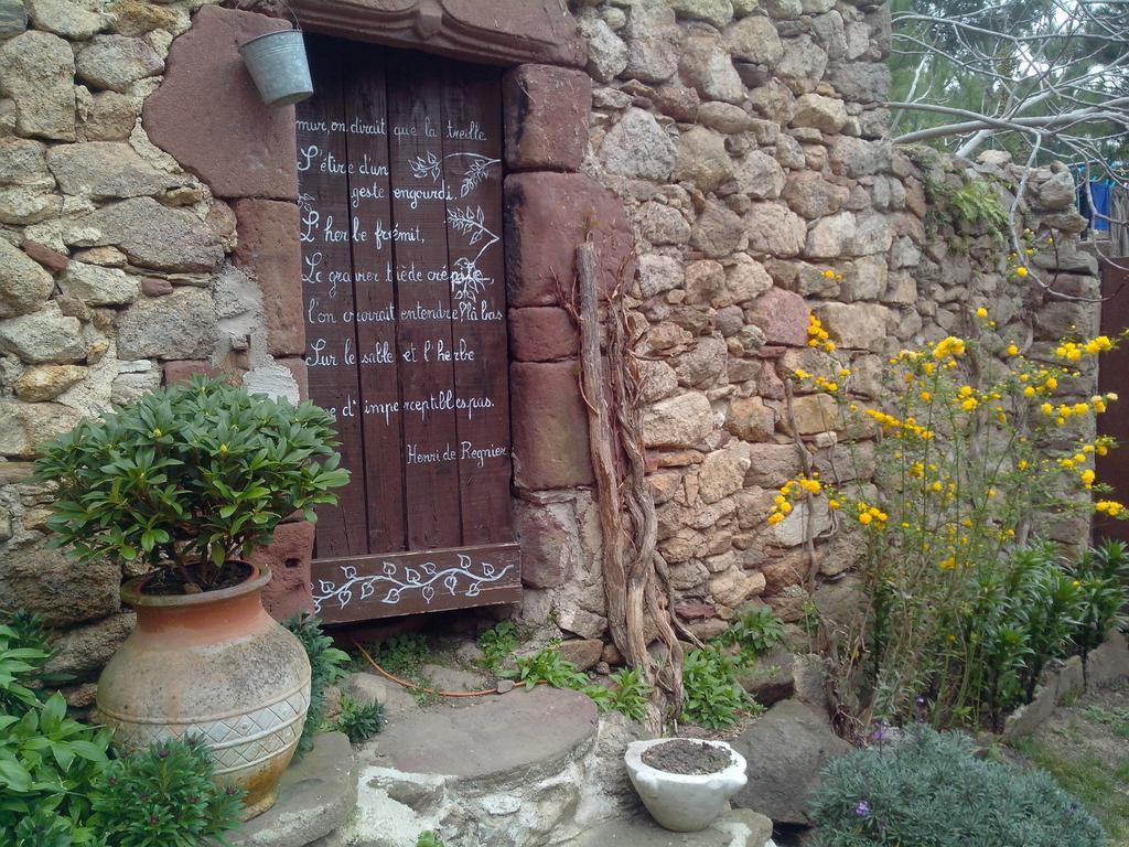 Le Clos De La Source Bed & Breakfast Le Bousquet-d'Orb Exterior photo