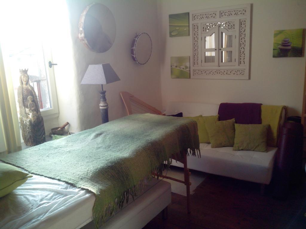 Le Clos De La Source Bed & Breakfast Le Bousquet-d'Orb Exterior photo