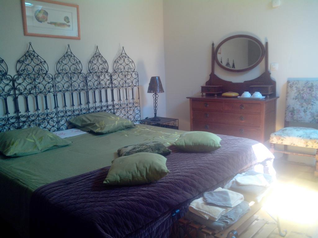 Le Clos De La Source Bed & Breakfast Le Bousquet-d'Orb Exterior photo