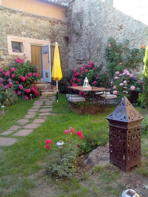 Le Clos De La Source Bed & Breakfast Le Bousquet-d'Orb Exterior photo
